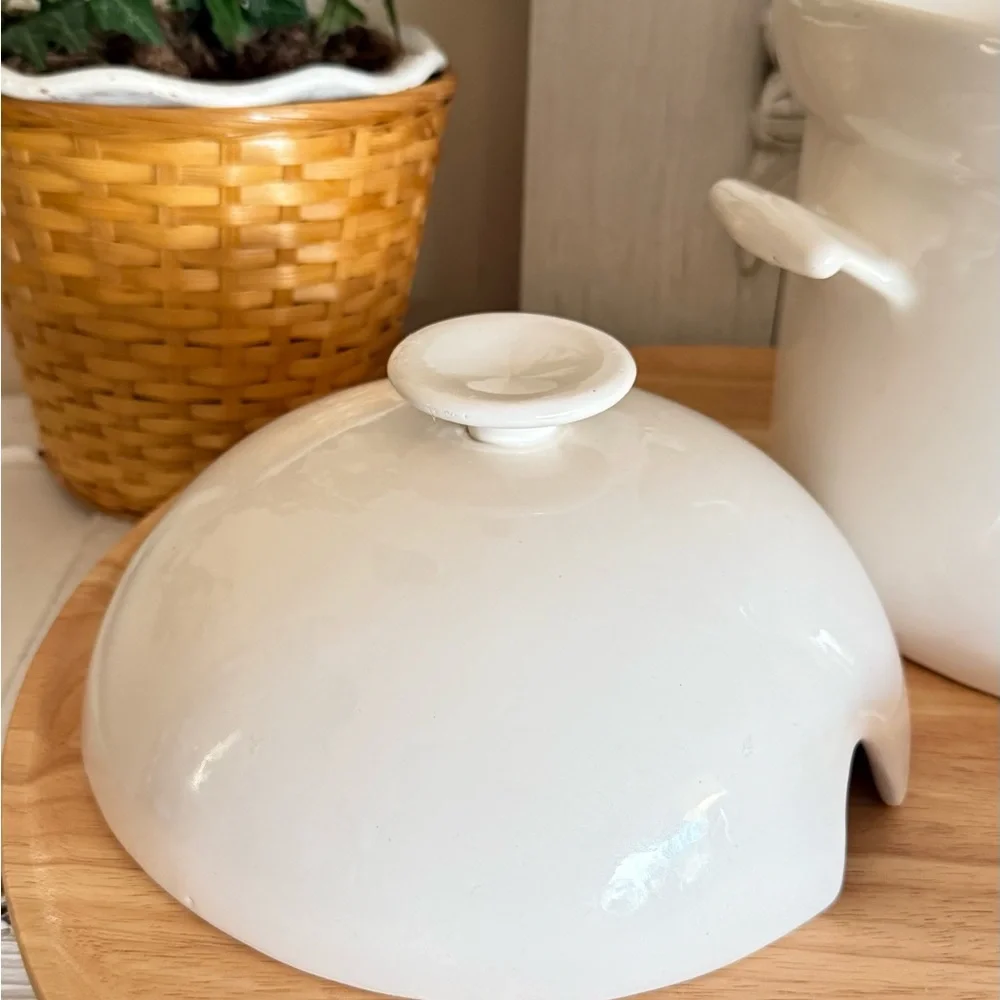 Vintage Ironstone Covered Soup Tureen, 1 gallon, with Ladle, Ivory - Picture 12 of 13